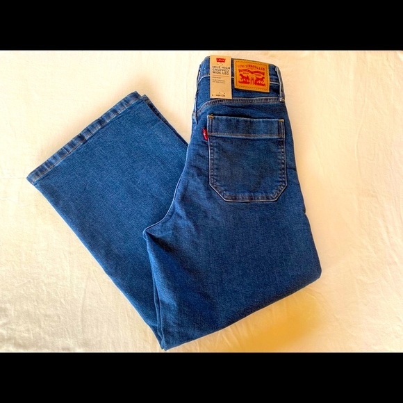 Levi’s Mile High Cropped Wide Leg - Picture 2 of 8